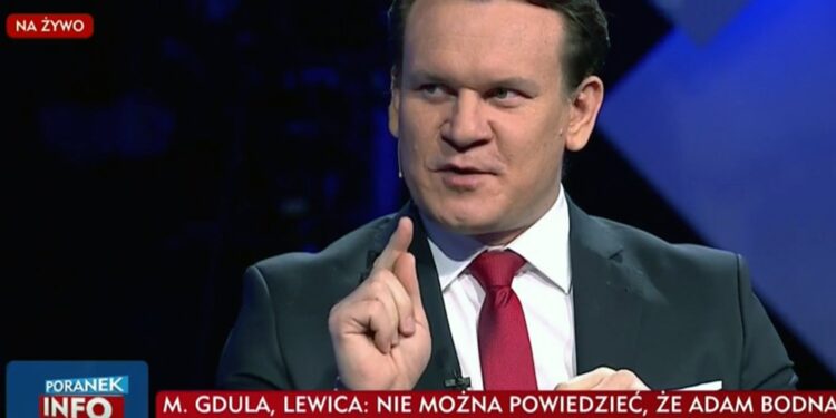 Europoseł PiS Dominik Tarczyński w TVP Info / TVP Info