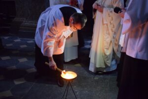 03.04.2021 Sandomierz. Katedra. Liturgia Wigilii Paschalnej / ks. Wojciech Kania