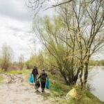 28.04.2021. Połaniec. Akcja sprzątania brzegu Wisły / Justyna Kosowicz