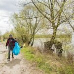 28.04.2021. Połaniec. Akcja sprzątania brzegu Wisły / Justyna Kosowicz