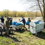 28.04.2021. Połaniec. Akcja sprzątania brzegu Wisły / Justyna Kosowicz