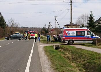 11.04.2021. Parszów. Wypadek / Emilia Sitarska / Radio Kielce