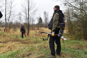 17.04.2021 Maleniec. Poszukiwanie skarbów / Magdalena Galas-Klusek / Radio Kielce