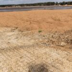 22.04.2021 Sielpia. Miłośnicy quadów rozjeżdżają dno zbiornika / Magdalena Galas-Klusek / Radio Kielce