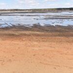 22.04.2021 Sielpia. Miłośnicy quadów rozjeżdżają dno zbiornika / Magdalena Galas-Klusek / Radio Kielce