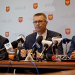 Na zdjęciu (od lewej): Marcin Różycki - zastępca prezydenta Kielc, Bogdan Wenta - prezydent Kielc i Arkadiusz Kubiec - zastępca prezydenta Kielc / Piotr Kwaśniewski / Radio Kielce