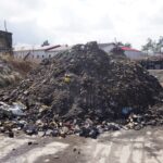 08.04.2021. Sitkówka-Nowiny. Nielegalne wysypisko / Paulina Michta / Radio Kielce