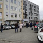 12.04.2021 Kielce. Kolejka pacjentów przed przychodnią Centrum Medyczne Zdrowie przy ulicy Warszawskiej / Aneta Cielibała-Gil / Radio Kielce