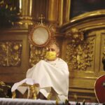 04.04.2021. Kielce. Bazylika katedralna. Msza rezurekcyjna. Na zdjęciu: Jan Piotrowski - biskup kielecki / Jarosław Kubalski / Radio Kielce