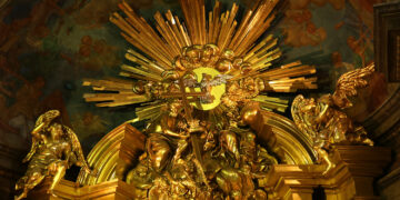 Symbolika Świąt Wielkanocnych: wigilia paschalna