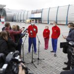 19.02.2021. Kielce. Świętokrzyski Szpital Tymczasowy. Na zdjęciu (od lewej): Michał Zbojszcz - kierownik Świętokrzyskiego Szpitala Tymczasowego, Dorota Nowowiejska - koordynator zespołu pielęgniarek i ratowników medycznych Świętokrzyskiego Szpitala Tymczasowego, Michał Domagała - koordynator oddziału intensywnej terapii Świętokrzyskiego Szpitala Tymczasowego / Jarosław Kubalski / Radio Kielce