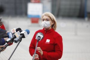 19.02.2021. Kielce. Świętokrzyski Szpital Tymczasowy. Na zdjęciu: Dorota Nowowiejska - koordynator zespołu pielęgniarek i ratowników medycznych Świętokrzyskiego Szpitala Tymczasowego / Jarosław Kubalski / Radio Kielce