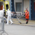 19.02.2021. Kielce. Świętokrzyski Szpital Tymczasowy. Na zdjęciu: pan Henryk - pacjent wypisany do domu / Jarosław Kubalski / Radio Kielce