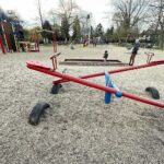 20.04.2021. Kielce. Skwer Szarych Szeregów. Plac zabaw / Jarosław Kubalski / Radio Kielce