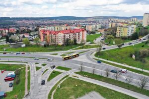 23.04.2021. Kielce. Skrzyżowanie ulic Jaworskiego i Piłsudskiego / Jarosław Kubalski / Radio Kielce