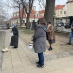 03.04.2021. Sandomierz. Święcenie pokarmów przy bazylice katedralnej Narodzenia NMP w Sandomierzu / Grażyna Szlęzak-Wójcik / Radio Kielce