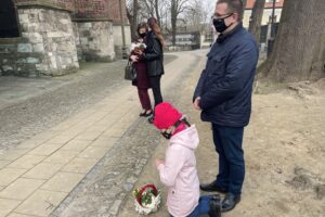 03.04.2021. Sandomierz. Święcenie pokarmów przy bazylice katedralnej Narodzenia NMP w Sandomierzu / Grażyna Szlęzak-Wójcik / Radio Kielce