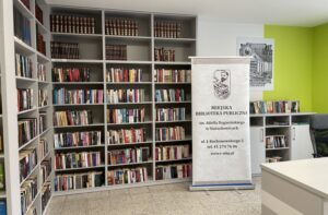 15.04.2021 Starachowice. Odnowiona czytelnia Miejskiej Biblioteki Publicznej / Anna Głąb / Radio Kielce