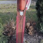 05.04.2021. Czyżowice. Studzienka i kapliczka / Marta Gajda / Radio Kielce