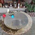 05.04.2021. Czyżowice. Studzienka i kapliczka / Marta Gajda / Radio Kielce