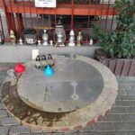 05.04.2021. Czyżowice. Studzienka i kapliczka / Marta Gajda / Radio Kielce