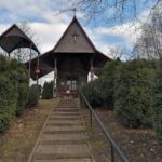 05.04.2021. Czyżowice. Studzienka i kapliczka / Marta Gajda / Radio Kielce