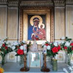 05.04.2021. Czyżowice. Studzienka i kapliczka / Marta Gajda / Radio Kielce