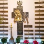 13.03.2021. Pińczów. Obchody 81. rocznicy zbrodni katyńskiej. „Zawięzienie”, czyli pińczowskie miejsce straceń z czasu II wojny światowej. Na zdjęciu: klasztor w Mirowie / Marta Gajda / Radio Kielce