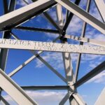 21.04.2021. Kazimierza Mała. Replika krzyża z Giewontu stanęła na cmentarzu / Marta Gajda / Radio Kielce