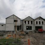 25.04.2021 Umianowice. Budowa Ośrodka Edukacji Przyrodniczej w Umianowicach / Marta Gajda / Radio Kielce