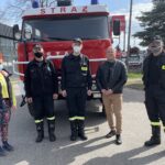 29.04.2021. Starachowice. STAR OSP Lutowiska po remoncie. Na zdjęciu (od lewej): Magdalena Maciąg - Starachowice-Net, Leszek Fryndzel, Jakub Doliwa - OSP Lutowiska, Konrad Dziubek - STAR San Duo, Maciej Pawluk - OSP Lutowiska / Anna Głąb / Radio Kielce