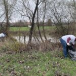 17.04.2021. Koprzywnica. Akcja „Operacja Koprzywianka” / Grażyna Szlęzak-Wójcik / Radio Kielce