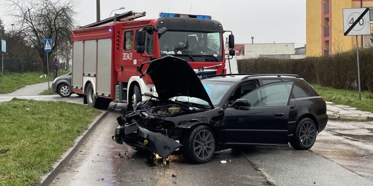 16.04.2021. Kielce. Wypadek na ulicy Kołłątaja / Kamil Król / Radio Kielce