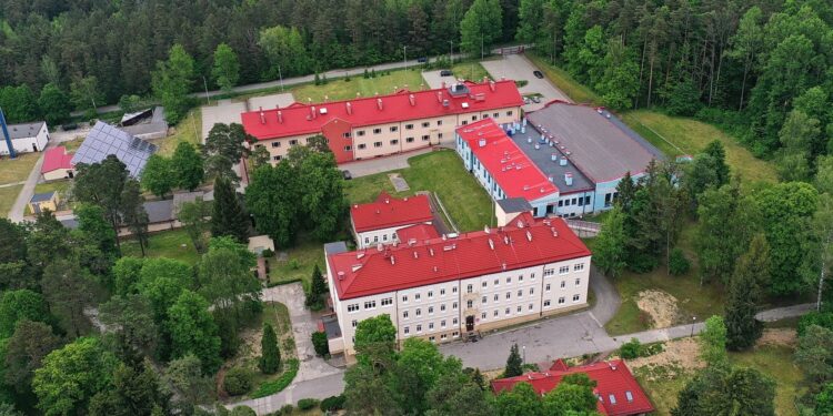 08.06.2020 Czarniecka Góra. Świętokrzyskie Centrum Rehabilitacji / Jarosław Kubalski / Radio Kielce