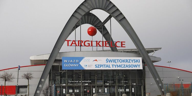 Kielce. Szpital tymczasowy w Targach Kielce / Jarosław Kubalski / Radio Kielce