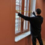 18.04.2021 Skarżysko. Instalacja wystawy „Z ziemi włoskiej do Polski” / Muzeum im. Orła Białego