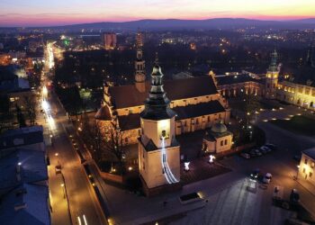 15.01.2020 Kielce. Katedra. Widok / Jarosław Kubalski / Radio Kielce