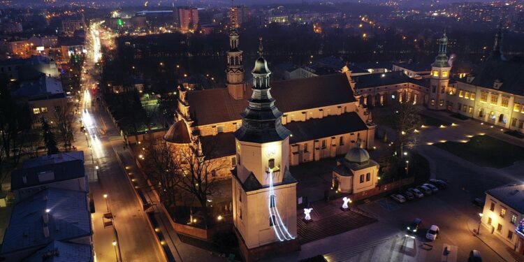 15.01.2020 Kielce. Katedra. Widok / Jarosław Kubalski / Radio Kielce