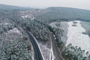 30.11.2020 Miedziana Góra.Droga krajowa nr 74 na odcinku Mniów - Kielce. DK 74 / Jarosław Kubalski / Radio Kielce