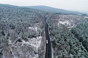 Miedziana Góra.Droga krajowa nr 74 na odcinku Mniów - Kielce. DK 74 / Fot. Jarosław Kubalski - Radio Kielce