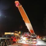 14.03.2021 Transport elektrowni wiatrowej na trasie Cedzyna - Wysoki Małe / Jarosław Kubalski / Radio Kielce