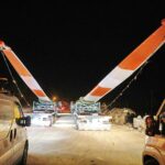 14.03.2021 Transport elektrowni wiatrowej na trasie Cedzyna - Wysoki Małe / Jarosław Kubalski / Radio Kielce