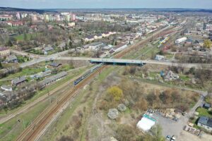 27.04.2021 Skarżysko-Kamienna. Przebudowa alei Józefa Piłsudskiego i wiaduktu nad torami / Jarosław Kubalski / Radio Kielce