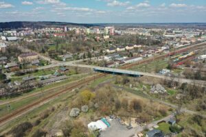 27.04.2021 Skarżysko-Kamienna. Przebudowa alei Józefa Piłsudskiego i wiaduktu nad torami / Jarosław Kubalski / Radio Kielce