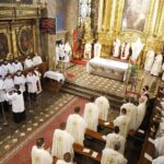 01.04.2021 Kielce. Wielki Czwartek. Msza Święta Krzyżma w Bazylice Katedralnej / Jarosław Kubalski / Radio Kielce