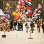 04.04.2021 Kielce. Spacer w parku miejskim / Jarosław Kubalski / Radio Kielce