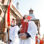 05.04.2021 Suków. Procesja Emaus wokoło kościoła / Jarosław Kubalski / Radio Kielce