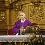 07.04.2021. Kielce. Bazylika katedralna. Pogrzeb Zdzisława Mojeckiego. Msza święta żałobna. Na zdjęciu: ks. bp Marian Florczyk / Jarosław Kubalski / Radio Kielce