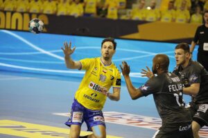 07.04.2021. Kielce. 1/8 finału Ligi Mistrzów: Łomża Vive Kielce - HBC Nantes / Jarosław Kubalski / Radio Kielce