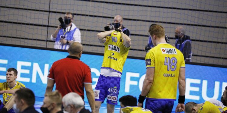 07.04.2021. Kielce. 1/8 finału Ligi Mistrzów: Łomża Vive Kielce - HBC Nantes / Jarosław Kubalski / Radio Kielce